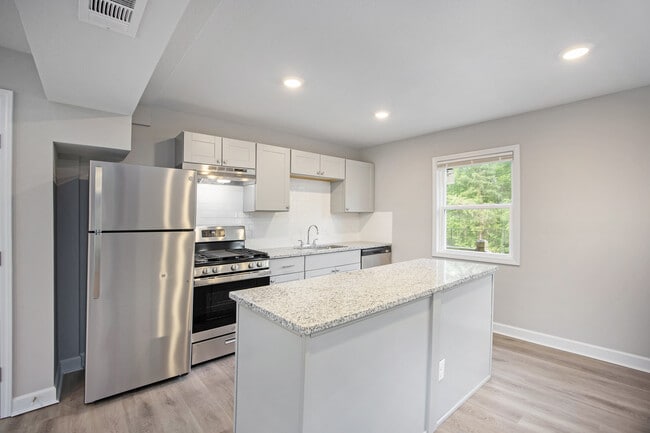 Building Photo - Palisades Apartments