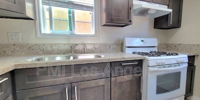 Foto del edificio - 1728 W 60th Pl