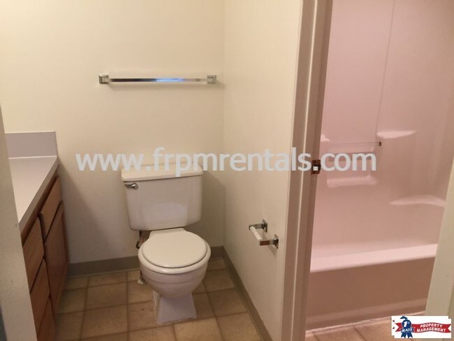 Foto del edificio - 1462 N Hartman St