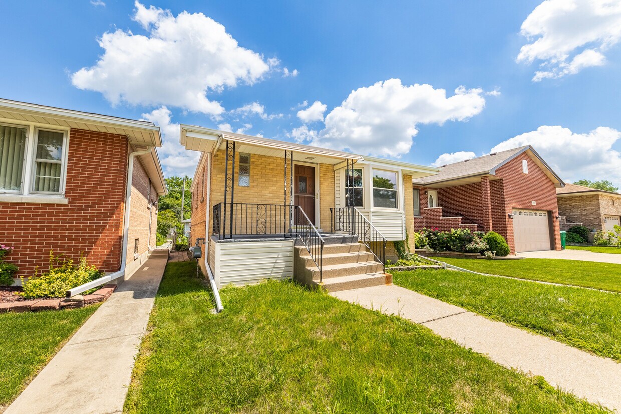 Foto principal - 8533 Massasoit Ave