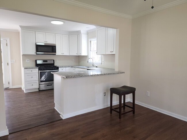 Foto del edificio - 2485 Zachary Woods Dr NW