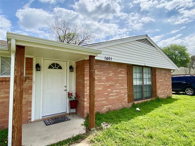 Building Photo - 1401 Carswell Terrace