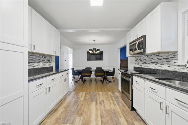 Foto del edificio - 4105 Clintwood Ln