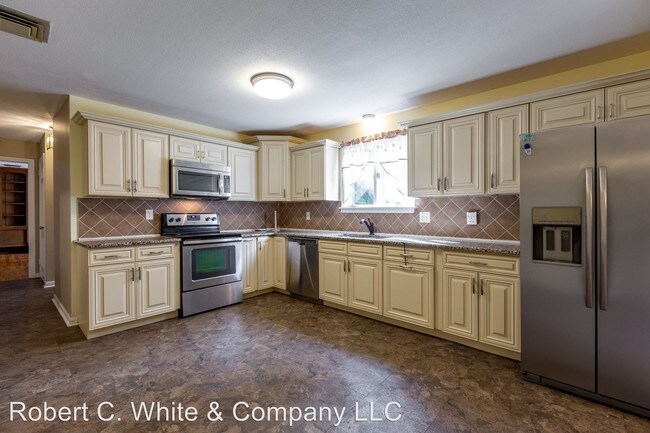 Building Photo - 4 br, 3 bath House - 44 Burnwood Drive