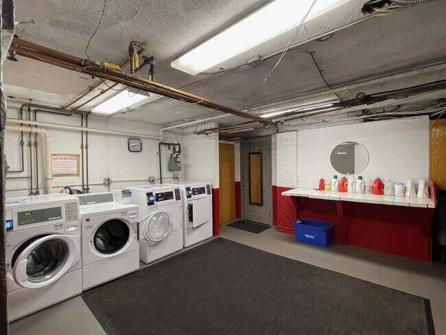 Foto del edificio - 331 Harvard St