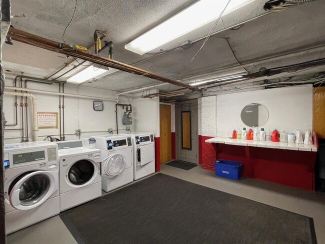 Building Photo - 331 Harvard St