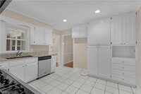 424 Byron Ave E