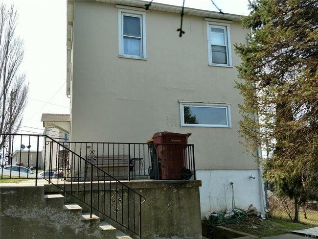 Building Photo - 2335 N 1st Ave