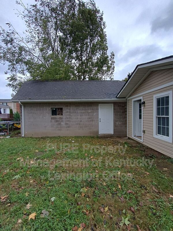 Foto del edificio - 1923 Brent St