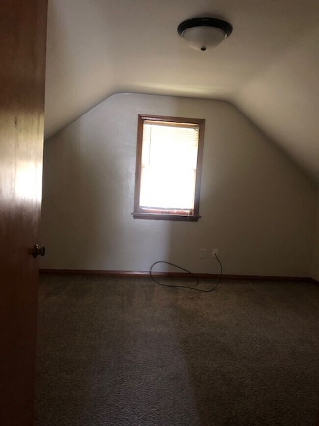 Building Photo - 3 bedroom home for rent