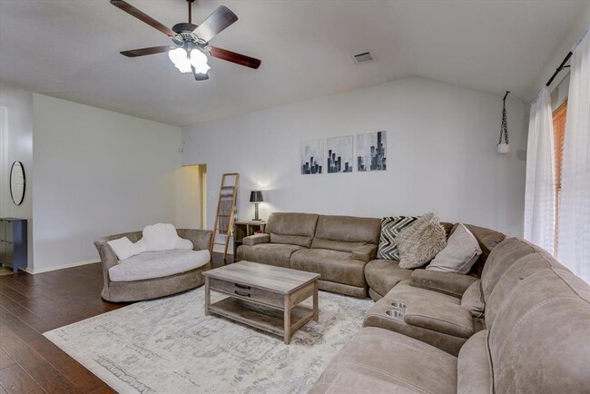 Building Photo - 16022 Capistrano Falls Dr