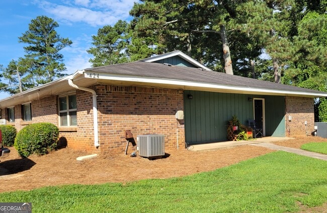 Building Photo - 424 GA Hwy 211
