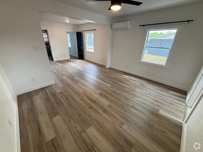 Downtown Lake Alfred Apartments for Rent with High Ceilings - Lake ... - Lake Apartments With High Ceilings