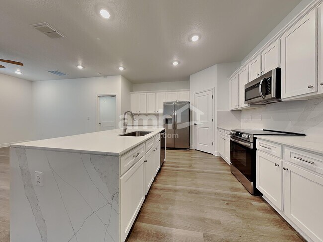 Building Photo - 6650 Atlantic Bch Ave