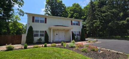 Building Photo - 1335 Union Ave