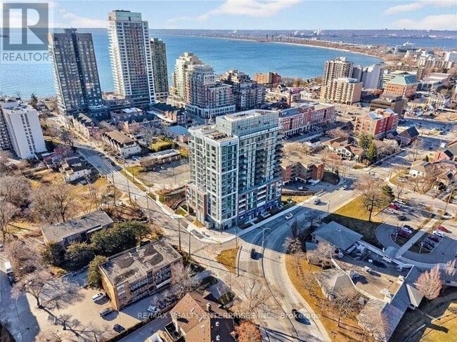 Building Photo - 2088 James St