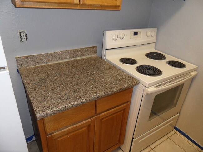 Stove and Countertop - 2700 NW 39th Way