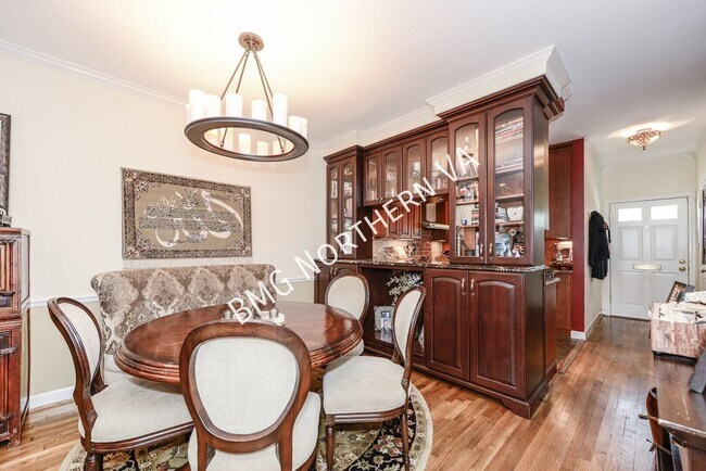 Foto del edificio - 528 N Columbus St