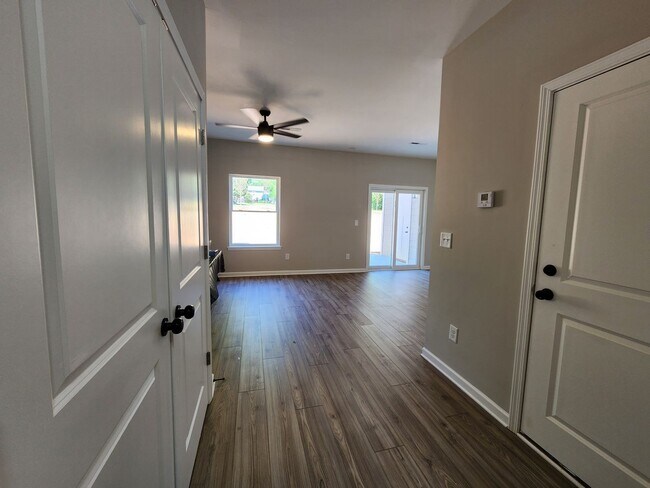 Foto del edificio - Lillie B Townhomes