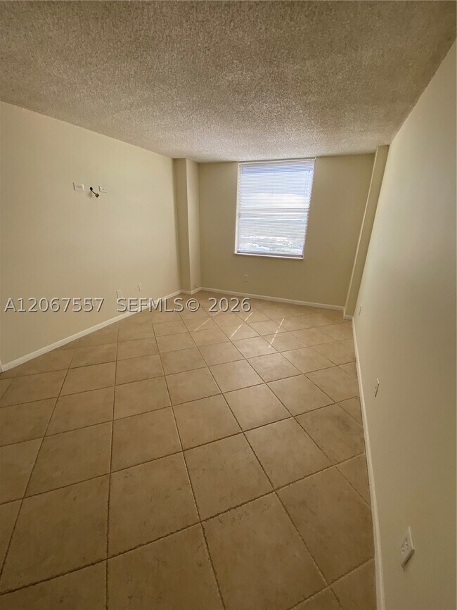 Foto del edificio - 1470 NE 123rd St