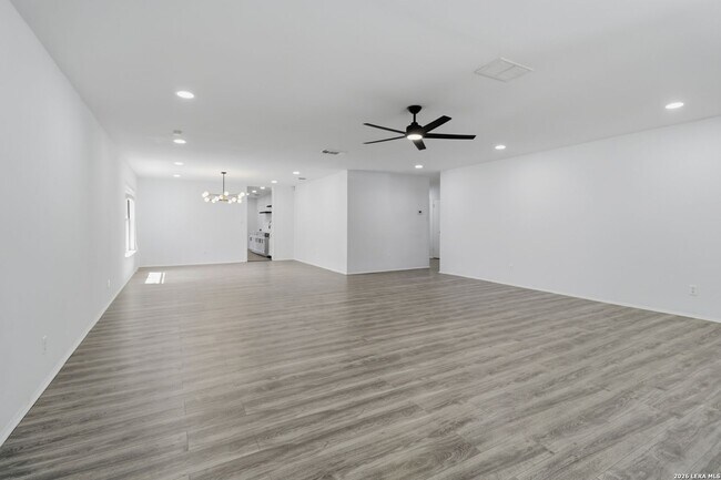 Building Photo - Property For Rent!