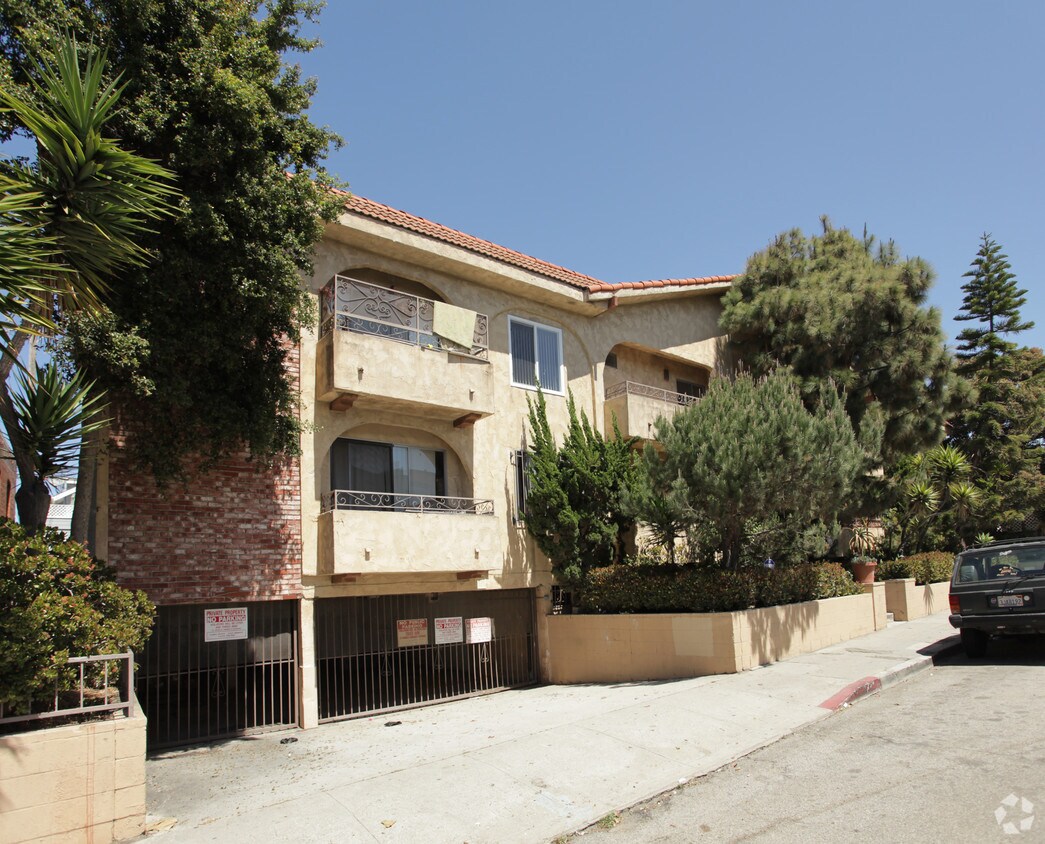 Primary Photo - Cerca Del Mar