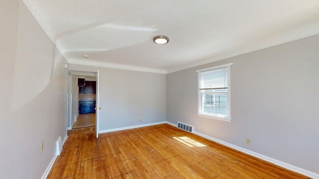 Building Photo - 3 Bedroom Single Family Home