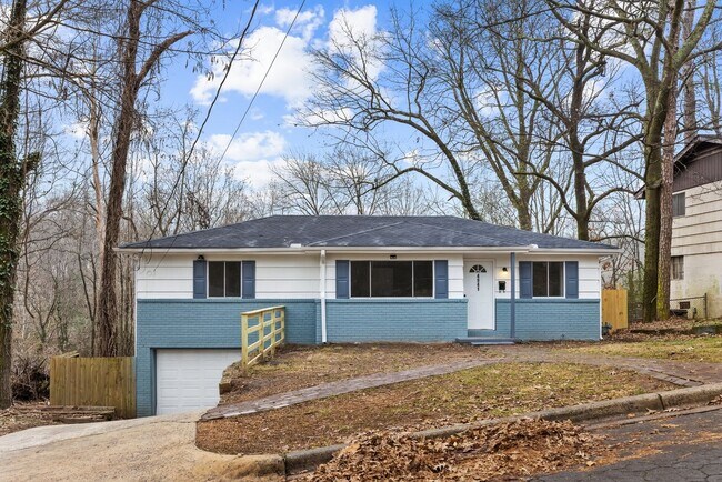 Building Photo - Newly Renovated 4 Bedroom, 2 Bath Home