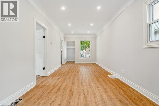 Photo du bâtiment - 93 E 31st St