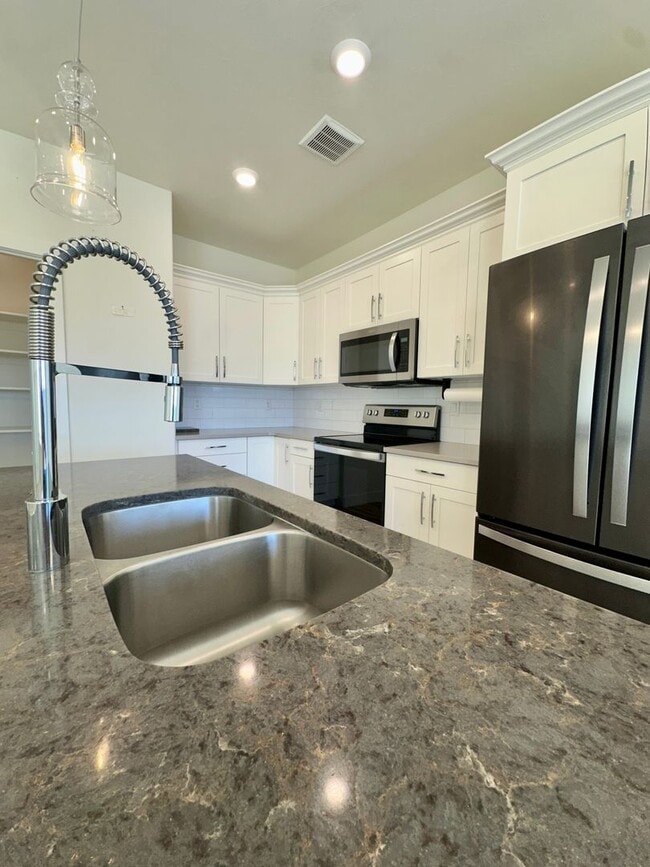 Foto del edificio - Beautiful Summerfield Home for RENT!!