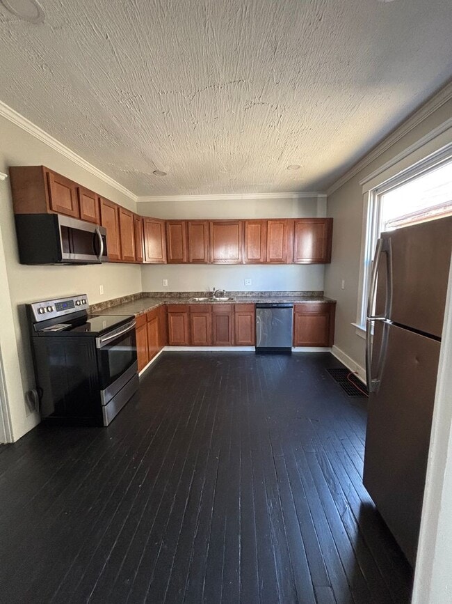 Building Photo - 4 Bedroom in Southern Orchards