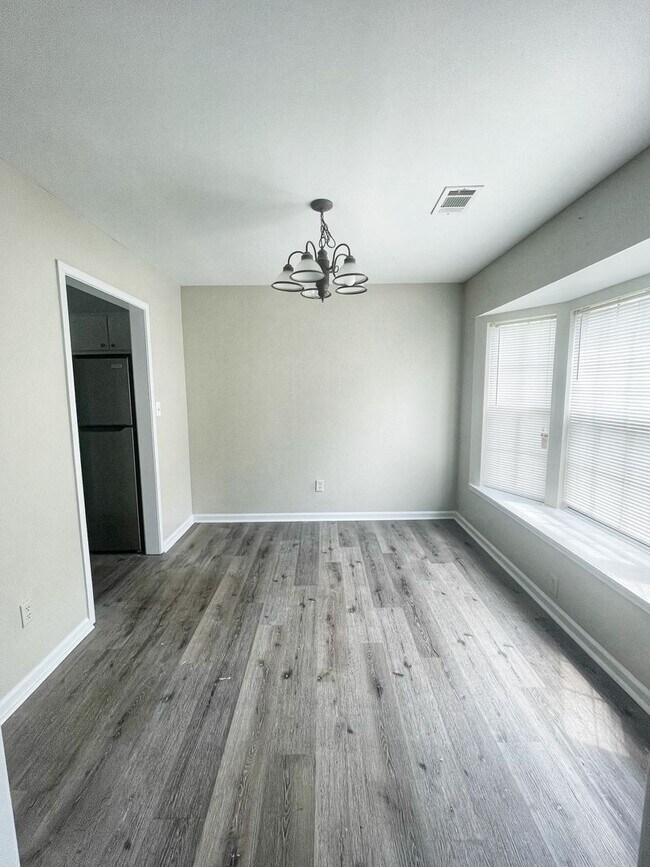 Foto del edificio - 1413 Applegate Dr