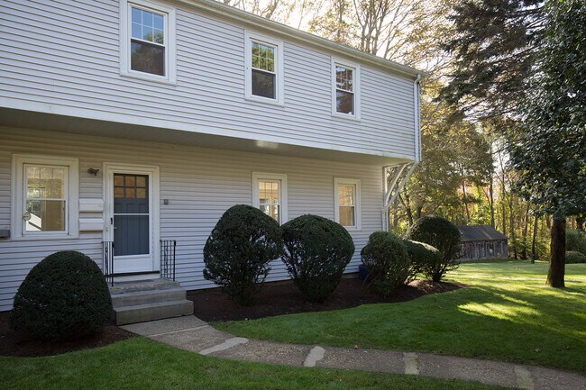 Foto del edificio - 352 Thoreau St