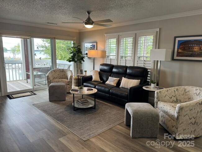 Foto del edificio - 871 Southwest Dr