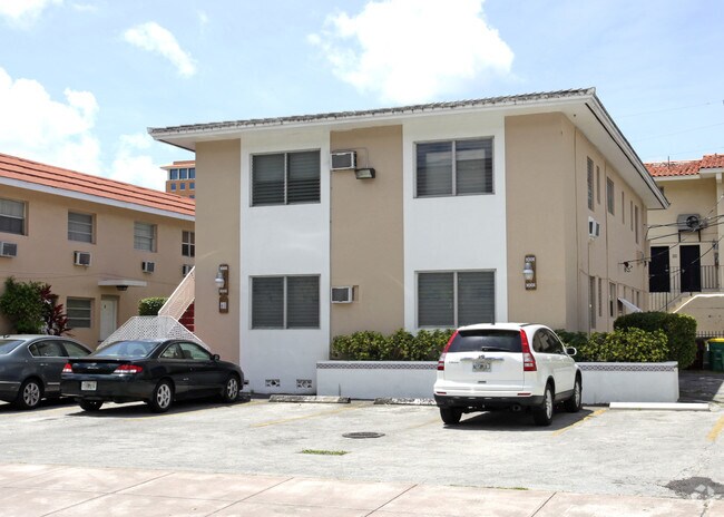 Building Photo - 42 Majorca Ave