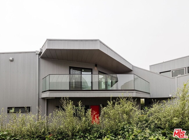 Foto del edificio - 340 Indiana Ave