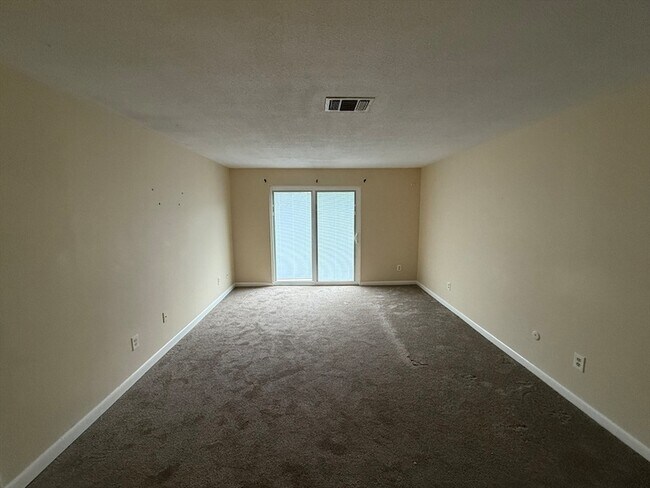 Foto del edificio - 176 Maple Ave