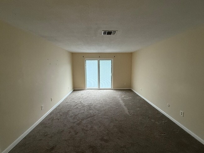 Building Photo - 176 Maple Ave