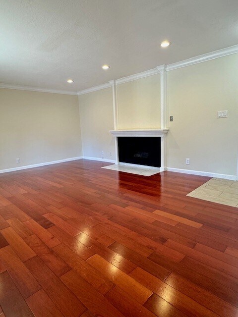 Foto del edificio - 1745 Countrywood Ct