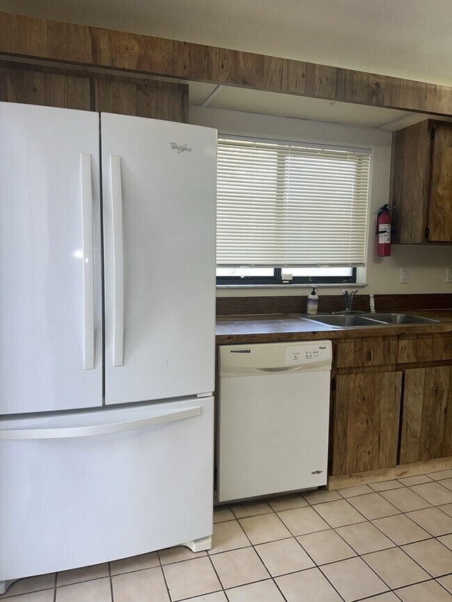 Building Photo - Quail Run Community