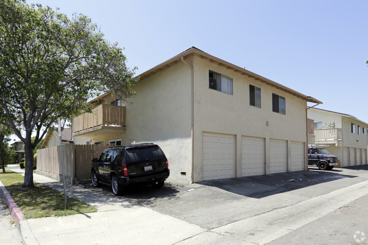 Building Photo - 401 Nobel Ave
