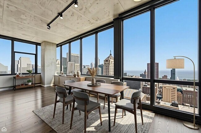 Building Photo - 235 W Van Buren St