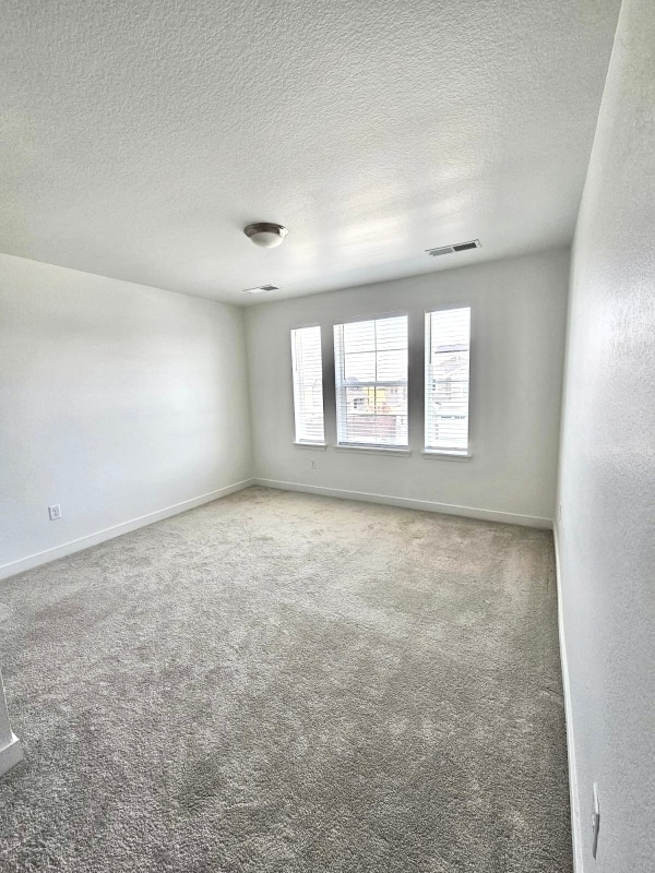 Building Photo - 14853 Fairfax St