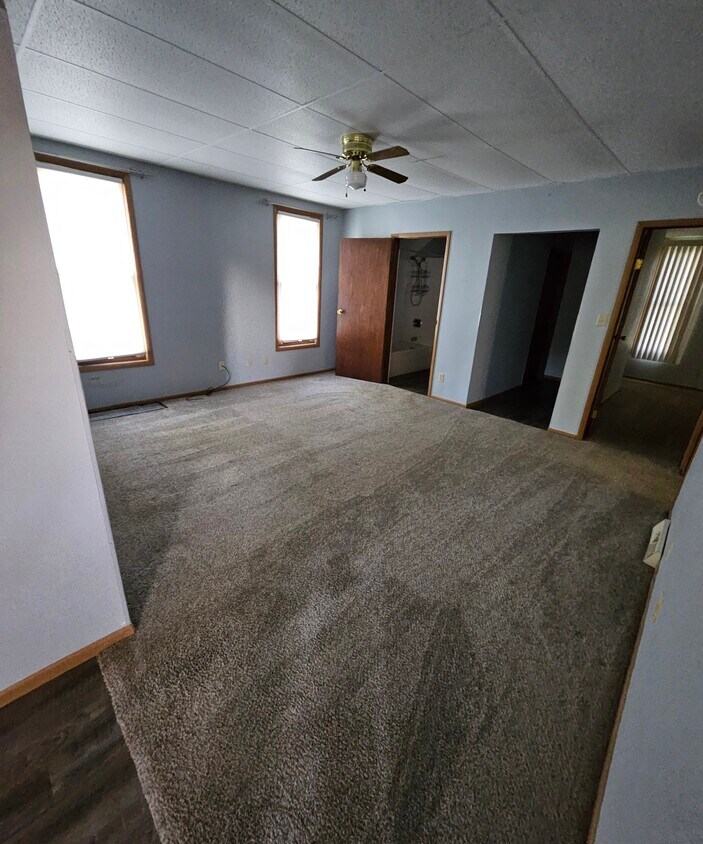 Foto principal - 187 E Gilson Ave
