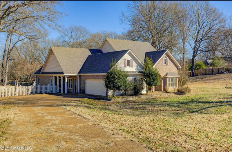 Building Photo - 5840 Cedar Lake Dr N
