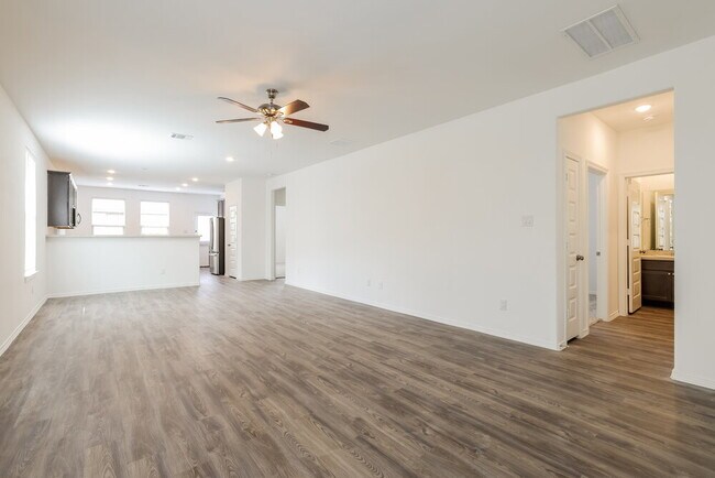 Foto del edificio - 16626 Spirit St