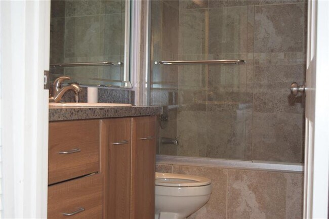 Foto del edificio - 1705 Whitehall Dr