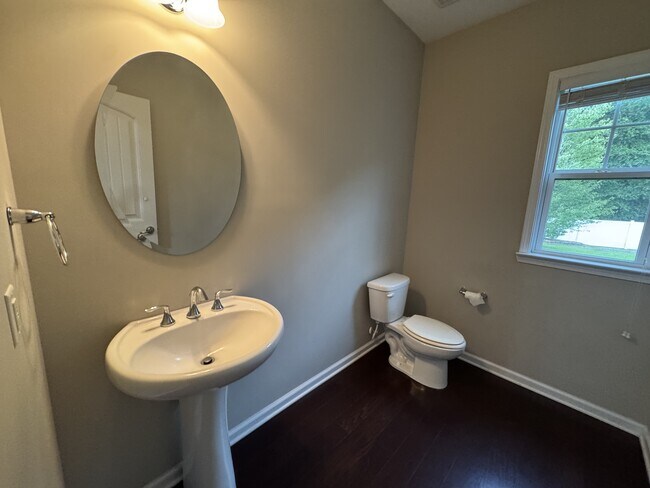 Foto del edificio - 139 Tahoe Dr