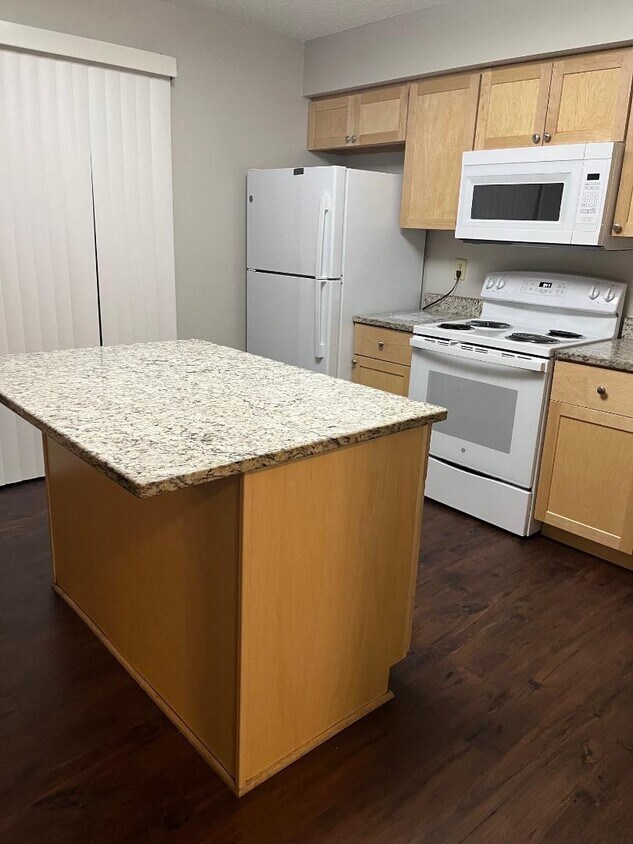 Foto principal - 2091 Bradley St