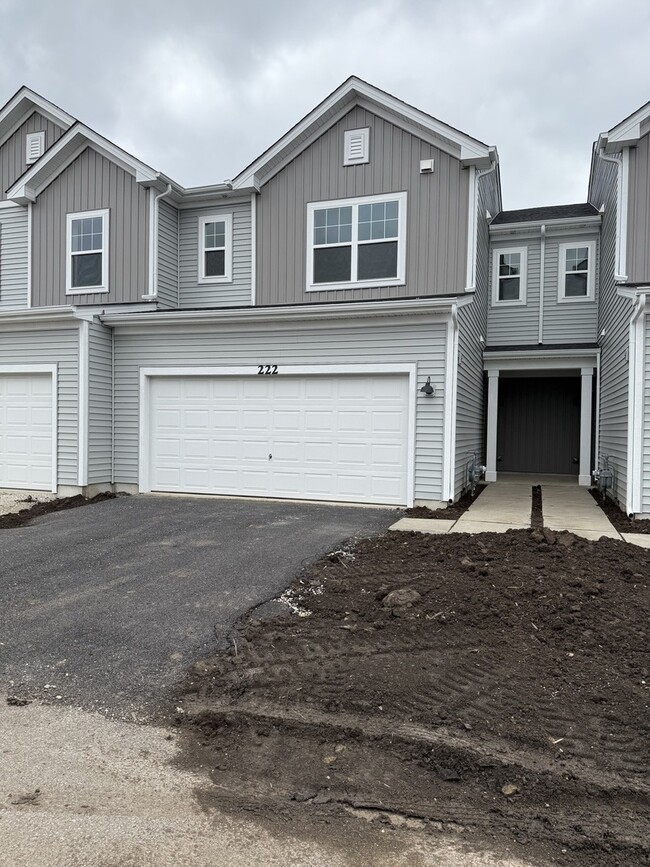 Building Photo - 222 Kingsport Dr